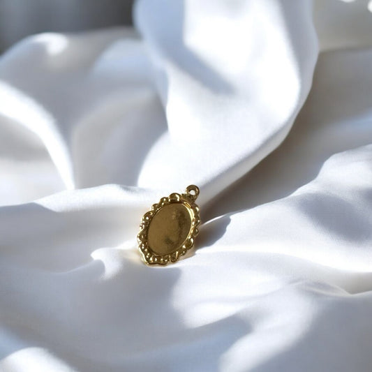 Personalized Necklace with Vintage Vanity Gold Pendant